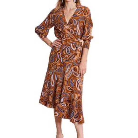 Tyler Boe - Jules silk wrap dress. Size Medium.elbow length. - Picture 3 of 7